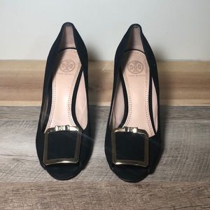 Perfect Black Heels With a Golden Buckle